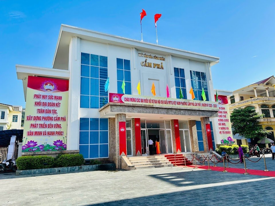 Công nhân Theater - 277M+5GJ, Trần Phú, Cẩm Tây, Cẩm Phả, Quảng Ninh